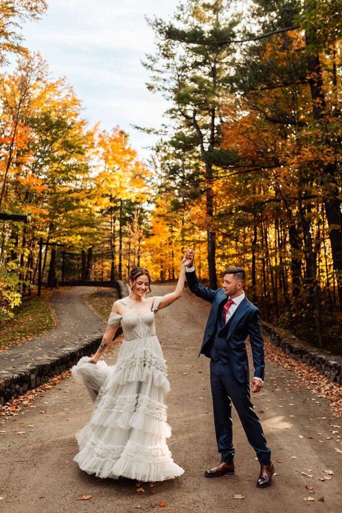 Wedding portraits at Mackenzie King Estate in Gatineau Park during fall wedding season